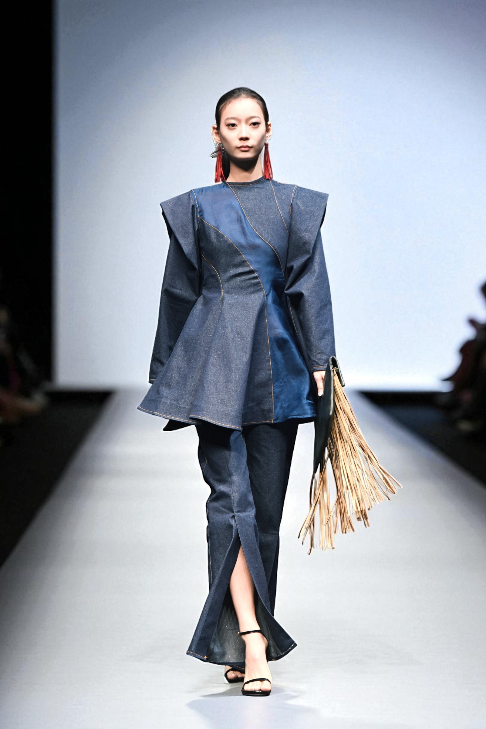Look 7